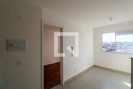 Sala/Cozinha de apartamento para alugar com 1 quarto, 32m² em Vila Prudente, São Paulo