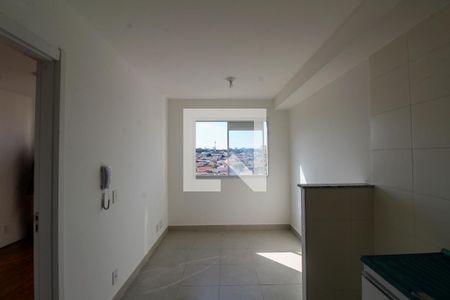 Sala/Cozinha de apartamento para alugar com 1 quarto, 32m² em Vila Prudente, São Paulo