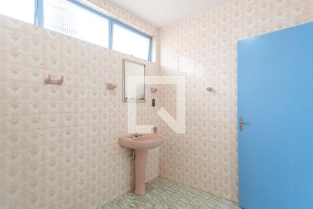 Casa à venda com 180m², 3 quartos e 2 vagasBanheiro