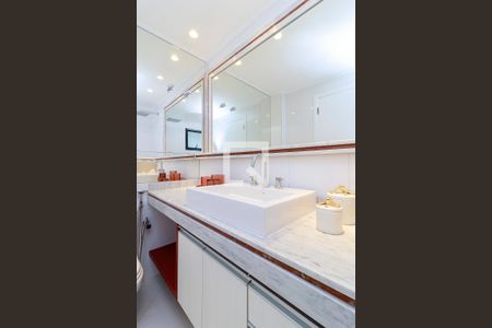 Apartamento para alugar com 96m², 2 quartos e 1 vagaSuíte 2 - Banheiro