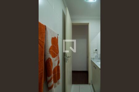 Apartamento à venda com 73m², 3 quartos e 2 vagas Apartamento à venda com 73m², 3 quartos e 2 vagasBanheiro Corredor