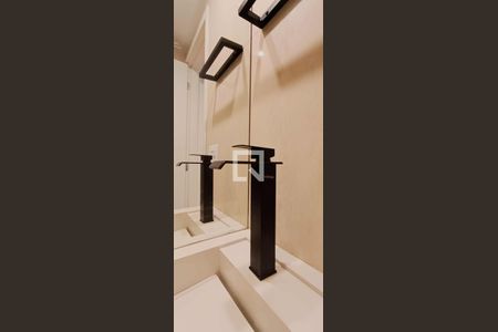 Apartamento para alugar com 70m², 2 quartos e 2 vagas Apartamento para alugar com 70m², 2 quartos e 2 vagasBanheiro