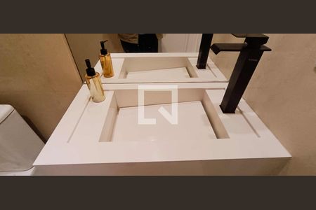 Apartamento para alugar com 70m², 2 quartos e 2 vagas Apartamento para alugar com 70m², 2 quartos e 2 vagasBanheiro