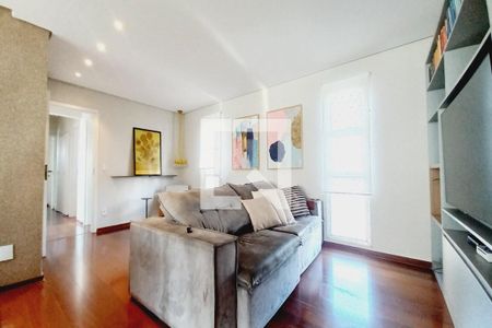 Sala de TV de apartamento à venda com 3 quartos, 140m² em Cambuí, Campinas