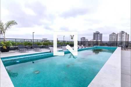 Apartamento à venda com 33m², 1 quarto e sem vaga Apartamento à venda com 33m², 1 quarto e sem vagaÁrea comum - Piscina