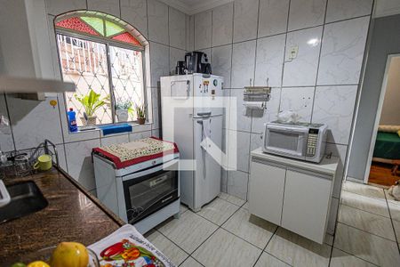 Casa para alugar com 78m², 2 quartos e 2 vagasCozinha