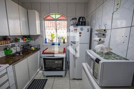 Casa para alugar com 78m², 2 quartos e 2 vagasCozinha