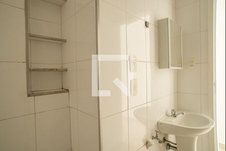 Banheiro de kitnet/studio para alugar com 1 quarto, 33m² em República, São Paulo