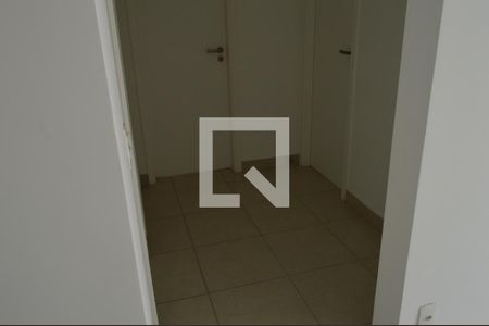 Hall entre os quartos  de apartamento para alugar com 3 quartos, 70m² em Anil, Rio de Janeiro
