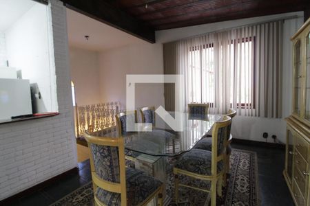 Casa à venda com 367m², 5 quartos e 6 vagasSala/anexo