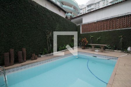 Casa à venda com 367m², 5 quartos e 6 vagasPiscina