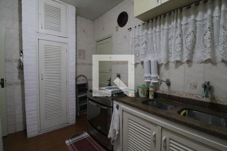 Casa à venda com 367m², 5 quartos e 6 vagasCozinha