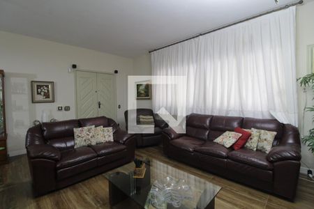 Casa à venda com 367m², 5 quartos e 6 vagasSala