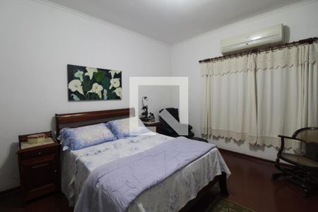 Casa à venda com 367m², 5 quartos e 6 vagasSuíte 