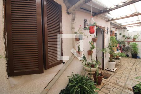 Casa para alugar com 60m², 2 quartos e 1 vagaFachada casa fundos