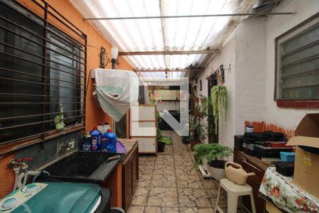 Casa para alugar com 60m², 2 quartos e 1 vagaCasa fundos