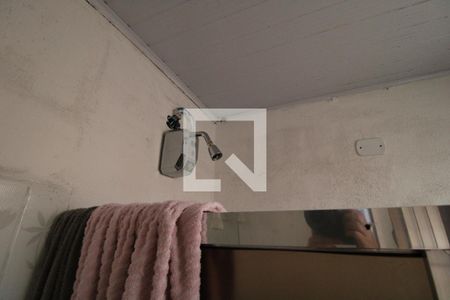 Casa para alugar com 60m², 2 quartos e 1 vagaChuveiro banheiro 1