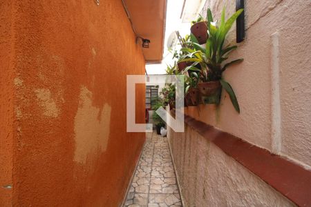 Casa para alugar com 60m², 2 quartos e 1 vagaQuintal lateral