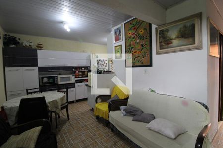 Sala de casa para alugar com 2 quartos, 60m² em Jardim Guarapiranga, São Paulo