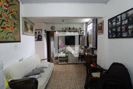 Sala de casa para alugar com 2 quartos, 60m² em Jardim Guarapiranga, São Paulo