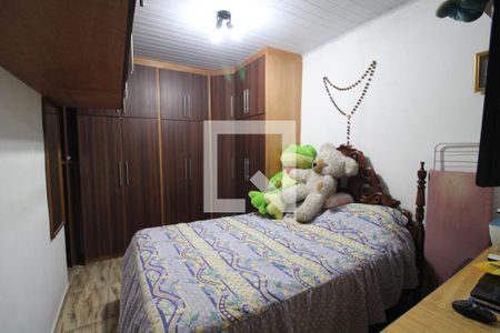 Quarto 1 de casa para alugar com 2 quartos, 60m² em Jardim Guarapiranga, São Paulo