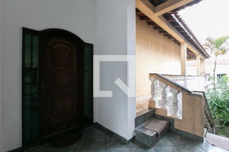 Casa para alugar com 390m², 3 quartos e 6 vagasEntrada 