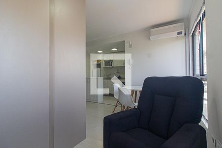 Sala de kitnet/studio para alugar com 1 quarto, 27m² em Centro, Curitiba