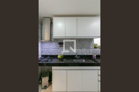 Apartamento à venda com 55m², 2 quartos e 1 vaga Apartamento à venda com 55m², 2 quartos e 1 vagaCozinha e Área de Serviço