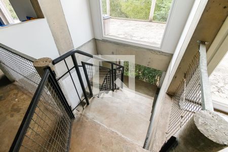 Casa à venda com 210m², 4 quartos e 2 vagasEscada acesso quartos