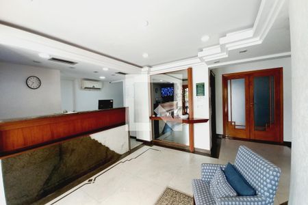 Hall de entrada de apartamento para alugar com 1 quarto, 50m² em Cambuí, Campinas