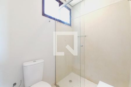 Banheiro de apartamento à venda com 1 quarto, 50m² em Cambuí, Campinas