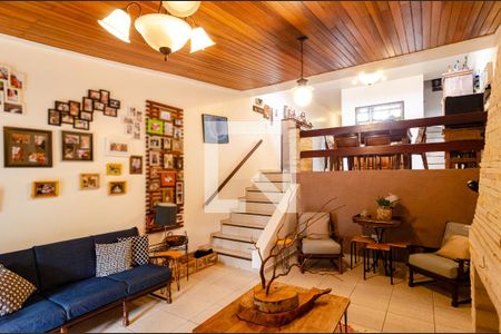 Sala de casa à venda com 3 quartos, 200m² em Campo Belo, São Paulo