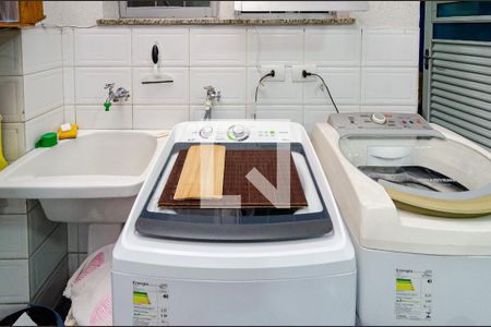 Casa à venda com 200m², 3 quartos e 2 vagasÁrea de Serviço