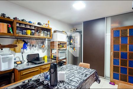 Casa à venda com 200m², 3 quartos e 2 vagasCozinha