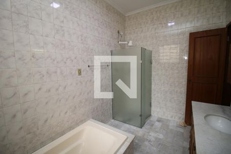 Casa à venda com 329m², 5 quartos e 3 vagasBanheiro Social 1 