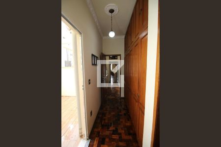 Casa à venda com 329m², 5 quartos e 3 vagasCorredor