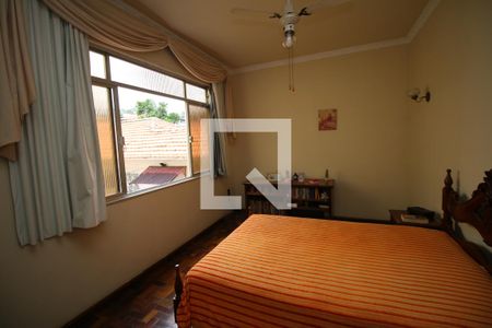 Casa à venda com 329m², 5 quartos e 3 vagasQuarto 5 - Suíte