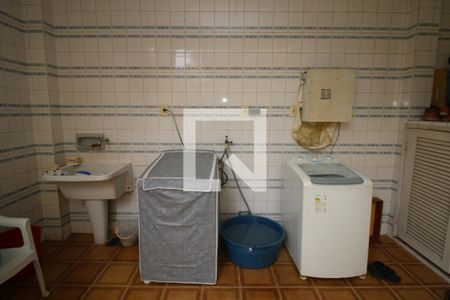 Casa à venda com 329m², 5 quartos e 3 vagasÁrea de Serviço