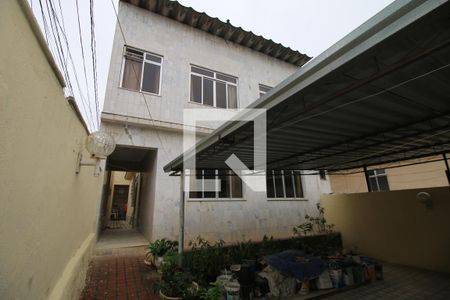 Casa à venda com 329m², 5 quartos e 3 vagasFachada interna e Garagem