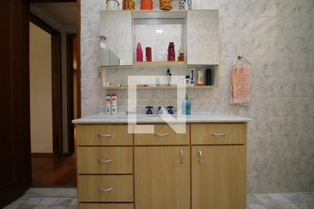 Casa à venda com 329m², 5 quartos e 3 vagasBanheiro Social 2