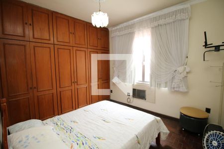 Casa à venda com 329m², 5 quartos e 3 vagasQuarto 4 