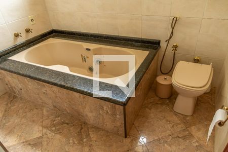 Casa para alugar com 500m², 4 quartos e 2 vagasBanheiro da Suíte 2