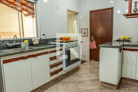 Casa para alugar com 500m², 4 quartos e 2 vagasCozinha