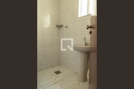 Casa para alugar com 500m², 4 quartos e 2 vagasÁrea Externa fundos- Banheiro de Serviço