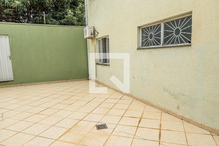 Casa para alugar com 500m², 4 quartos e 2 vagasÁrea Externa fundos-Quintal