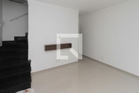 Sala de casa de condomínio à venda com 2 quartos, 65m² em Vila Lucia, São Paulo
