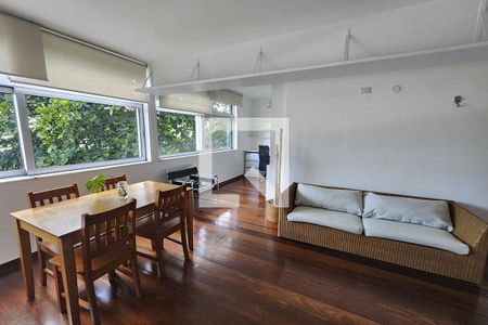 Apartamento à venda com 80m², 2 quartos e 1 vaga Apartamento à venda com 80m², 2 quartos e 1 vagaSala