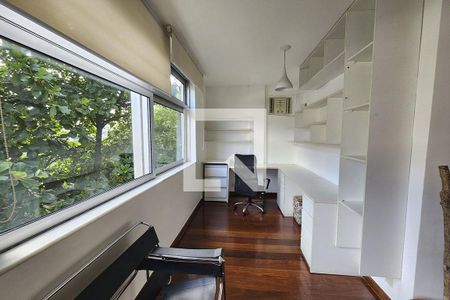 Apartamento à venda com 80m², 2 quartos e 1 vaga Apartamento à venda com 80m², 2 quartos e 1 vagaEscritório