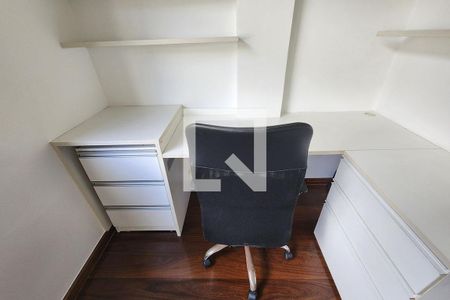 Apartamento à venda com 80m², 2 quartos e 1 vaga Apartamento à venda com 80m², 2 quartos e 1 vagaEscritório