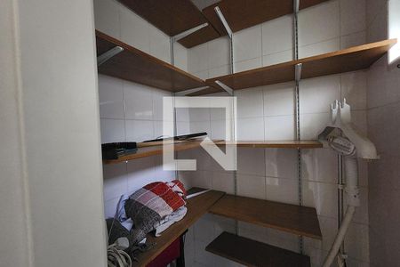 Apartamento à venda com 80m², 2 quartos e 1 vaga Apartamento à venda com 80m², 2 quartos e 1 vagaDespensa